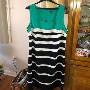 16 W women’s summer dress - hardly worn!